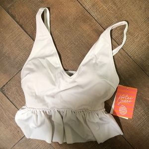 Kortni Jeans v-neck white top